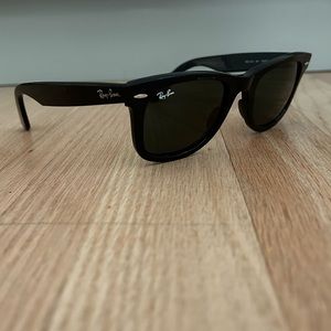 RayBan black wayfarer sunglasses with case
